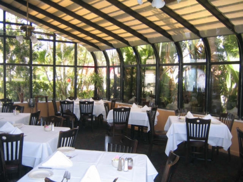 Giannis Italian Restaurant